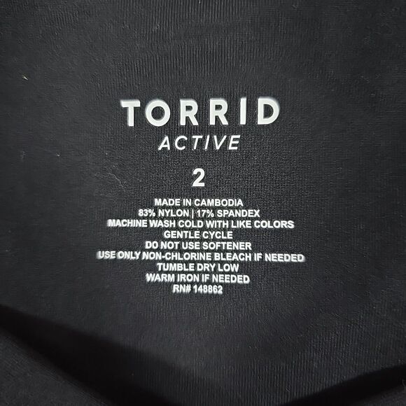 Torrid Active Sports Compression Bra Sz 2 Black Racerback Logo Detail Exercise - Picture 2 of 7